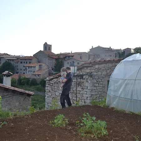 La Muntanya بيت ضيافة 3*